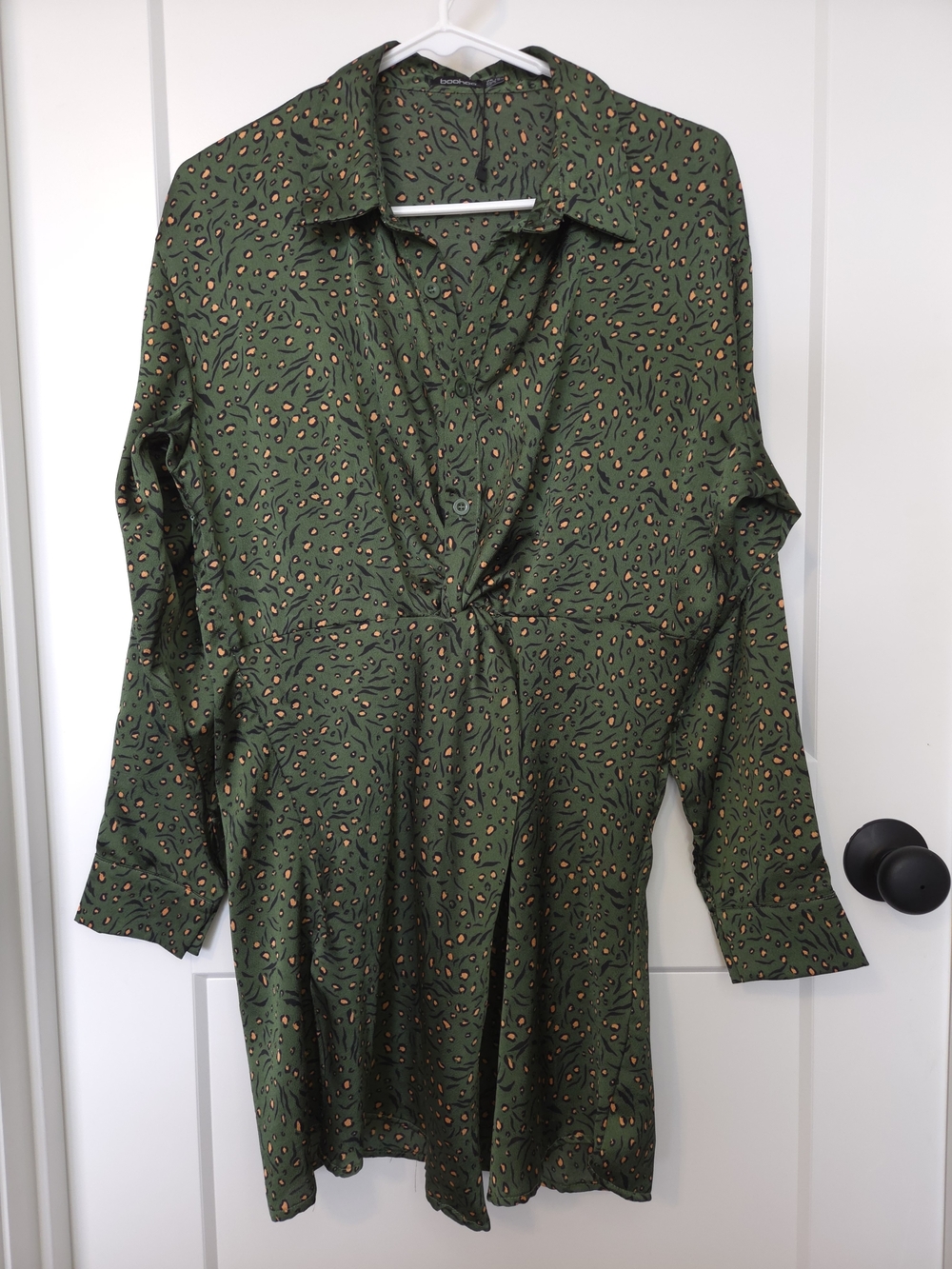 NWOT. Boohoo Green Leopard Print Long Sleeve Dress. Size 8. #AH